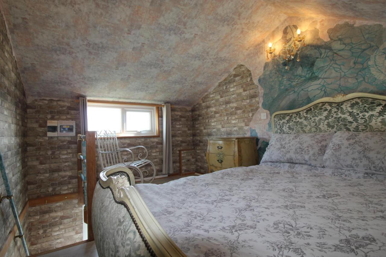 Unique, Loft-Style Apartment With Fantastic Brighton Marina Views Zewnętrze zdjęcie
